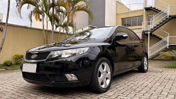 KIA CERATO 1.6 EX2 SEDAN 16V GASOLINA 4P MANUAL KIA CERATO 1.6 EX2 SEDAN 16V GASOLINA 4P MANUAL